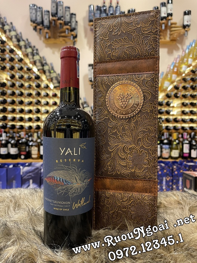 Hộp Quà 1 chai Rượu Vang Chile Yali (1)